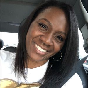 Meet your Posher, Earnelle